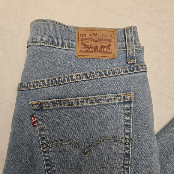 Levi's Mom Jeans - Picture 10 of 10